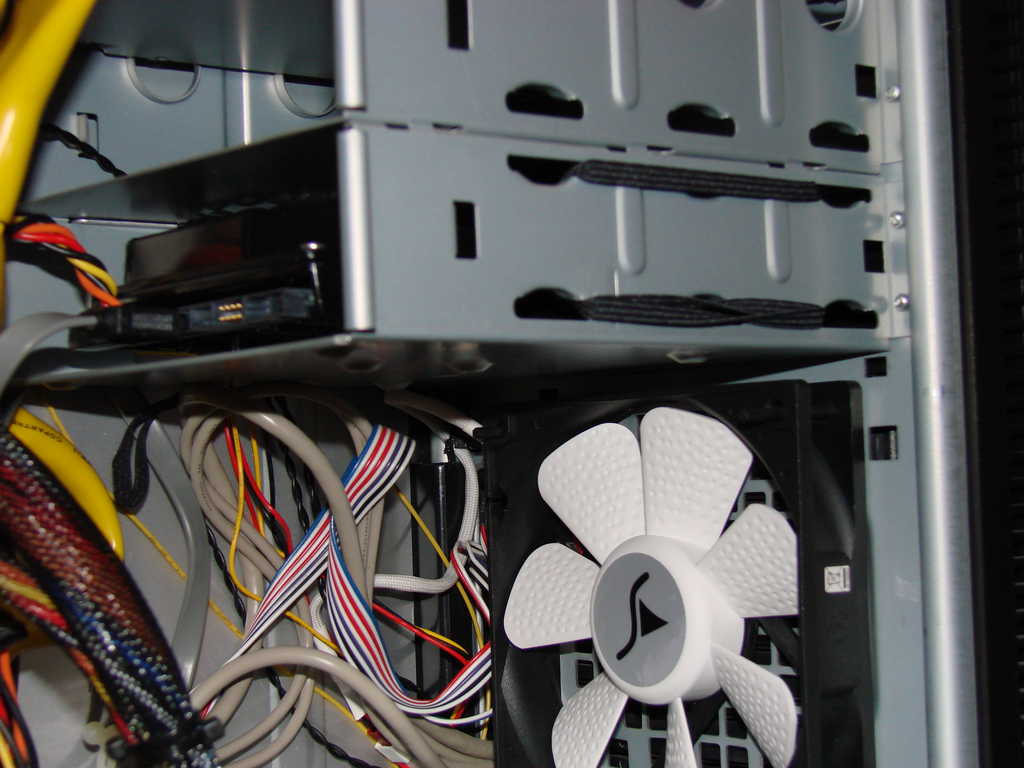 hard-disk side view